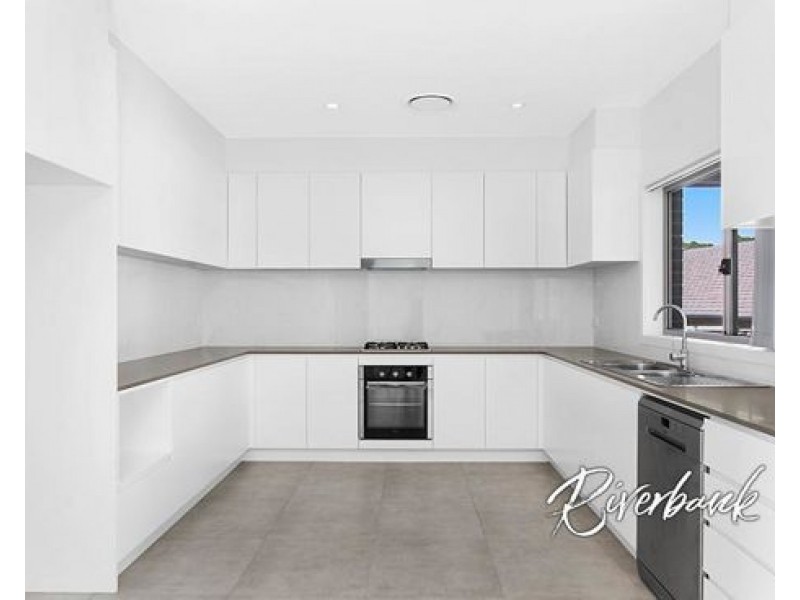 42 Bangalla Parade, Glenmore Park NSW 2745