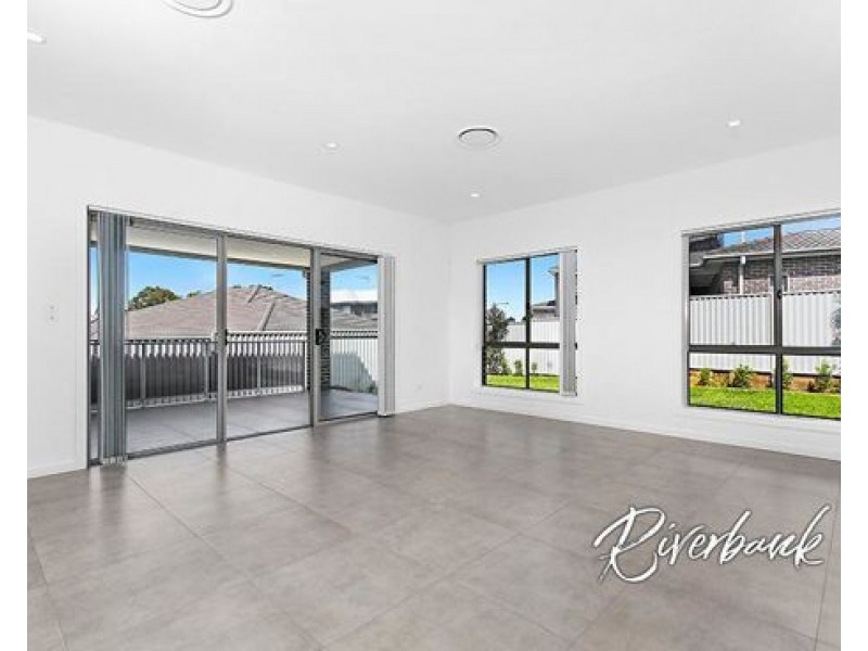 42 Bangalla Parade, Glenmore Park NSW 2745