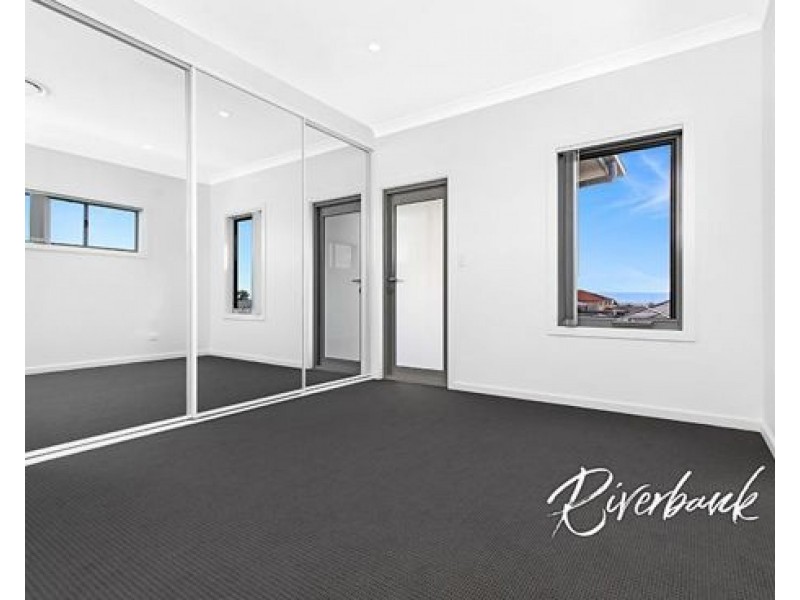 42 Bangalla Parade, Glenmore Park NSW 2745