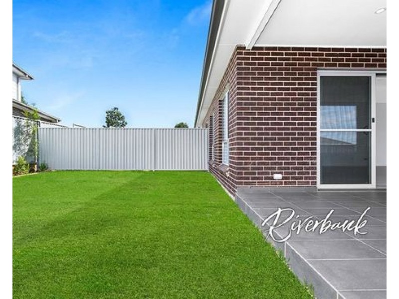 42 Bangalla Parade, Glenmore Park NSW 2745