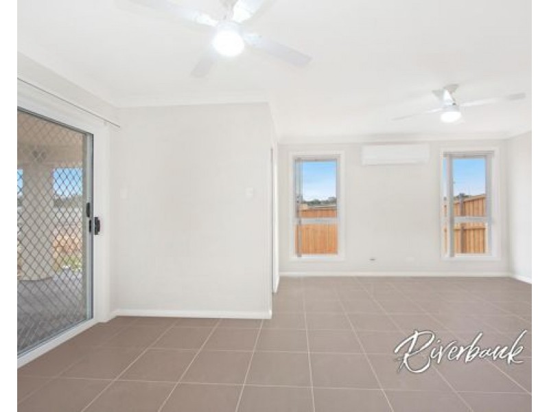 20 Fortune Street, Glenfield NSW 2167