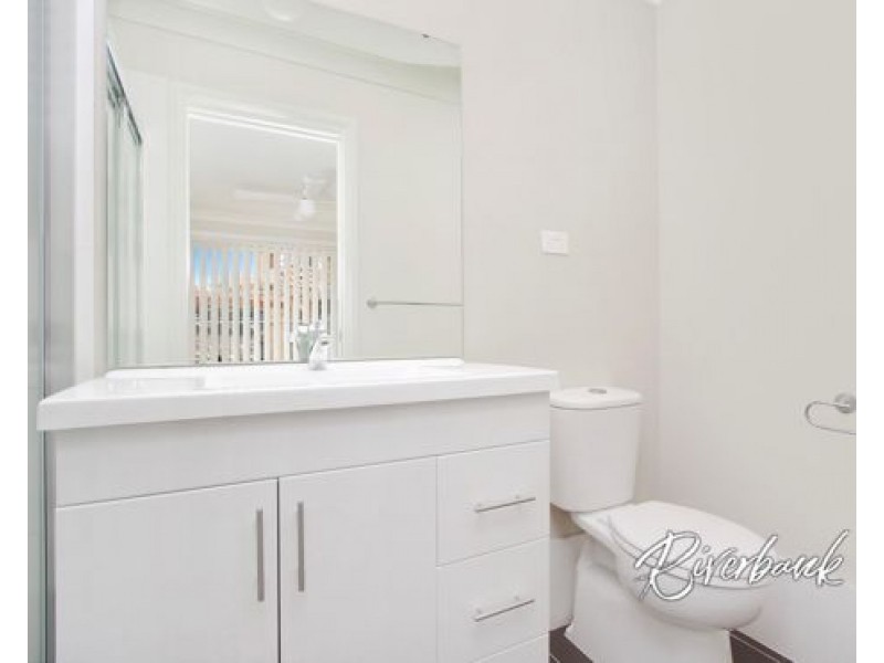 20 Fortune Street, Glenfield NSW 2167