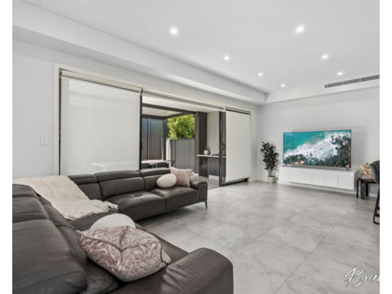 1 Poppy Place, Greystanes NSW 2145