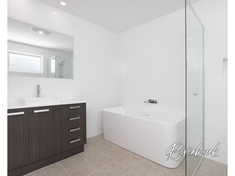 255 Driftway Drive, Pemulwuy NSW 2145