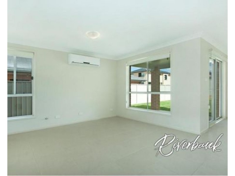 25 Melrose Street, Middleton Grange NSW 2171