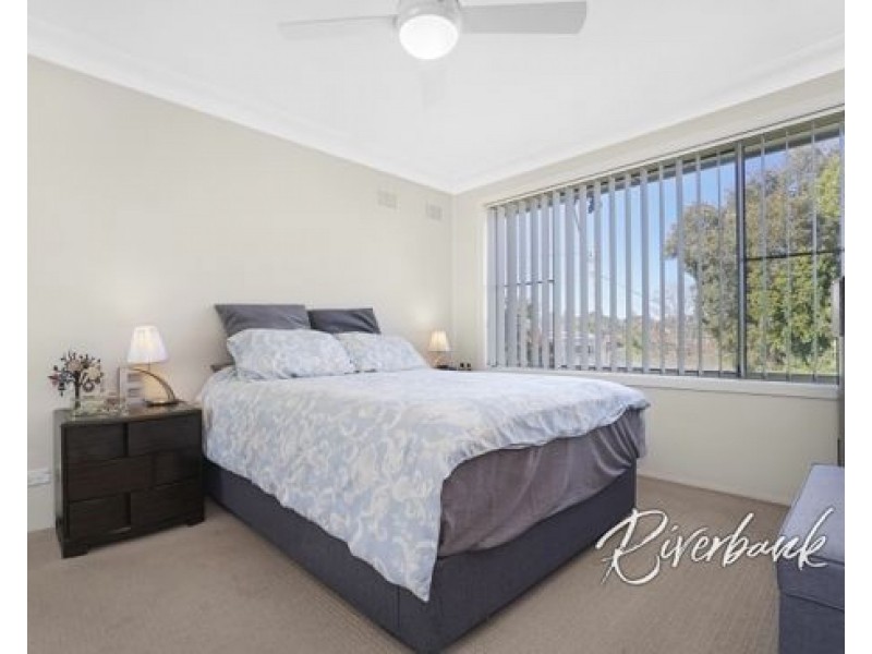 4 Cullis Place, Woodpark NSW 2164