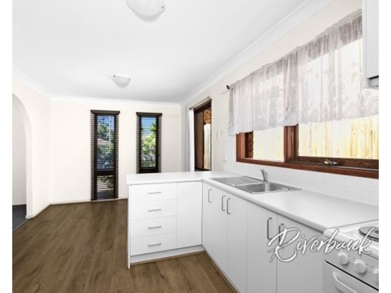 5 Nairobi Place, Toongabbie NSW 2146