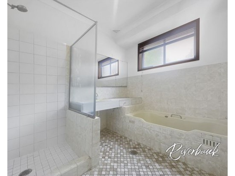 12 Bolaro Rd, Greystanes NSW 2145