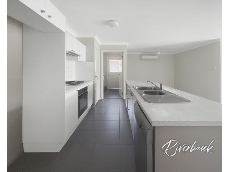 4 Marshall Avenue, Ropes Crossing NSW 2760