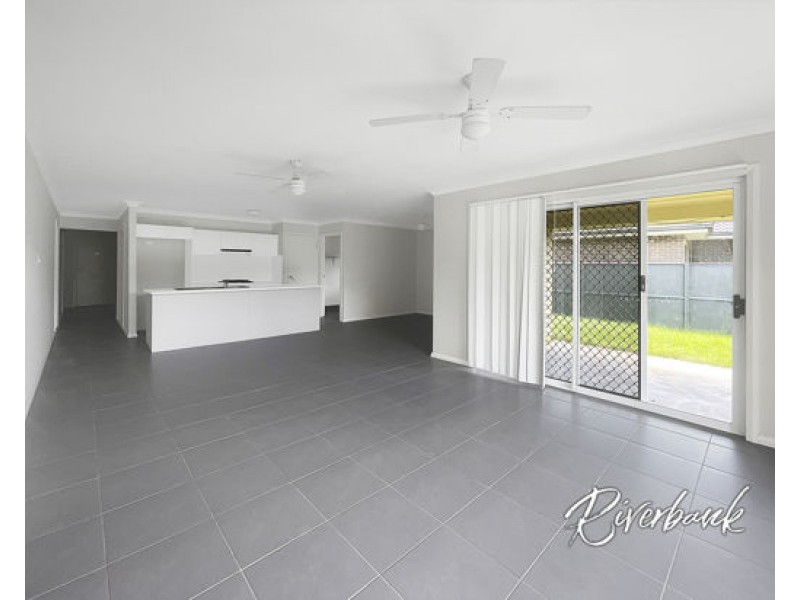 4 Marshall Avenue, Ropes Crossing NSW 2760