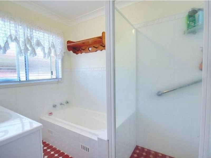 54 Spencer Road, Mannering Park NSW 2259