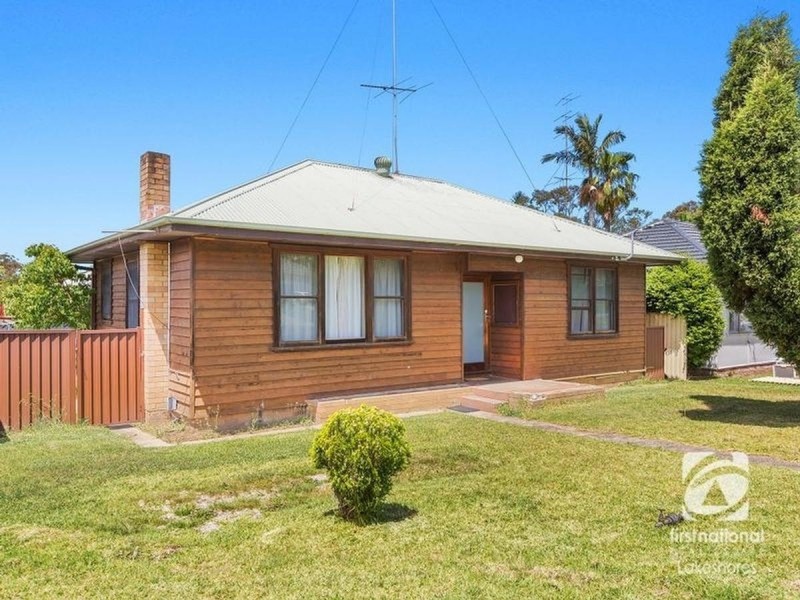2 Warwick Avenue, Mannering Park NSW 2259
