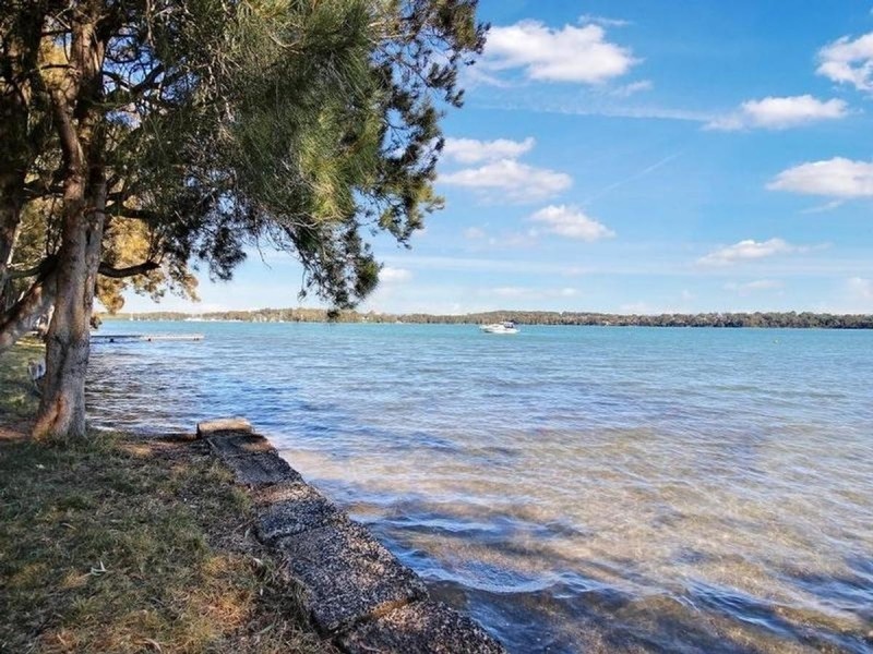 3 Macquarie Road, Mannering Park NSW 2259