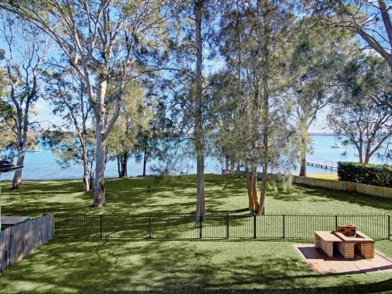 3 Macquarie Road, Mannering Park NSW 2259
