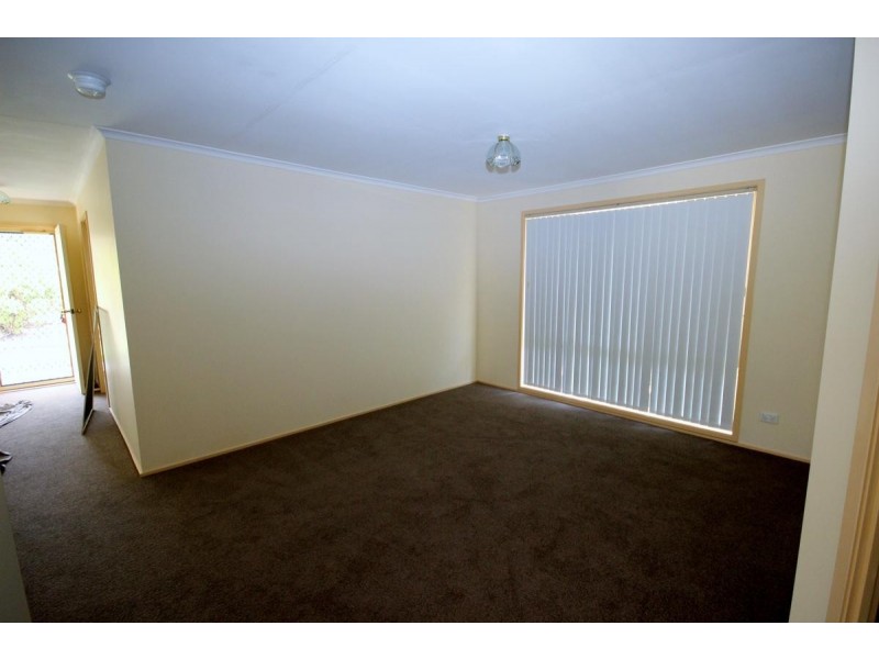 8 Grace Street, Mannering Park NSW 2259