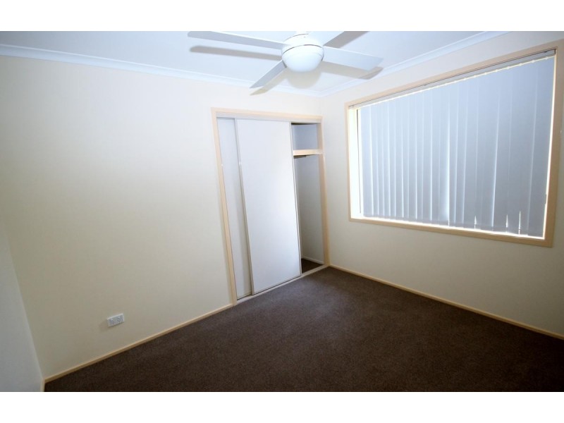 8 Grace Street, Mannering Park NSW 2259