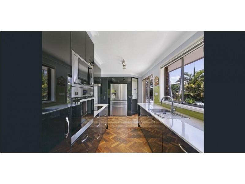 1A Warwick Avenue, Mannering Park NSW 2259