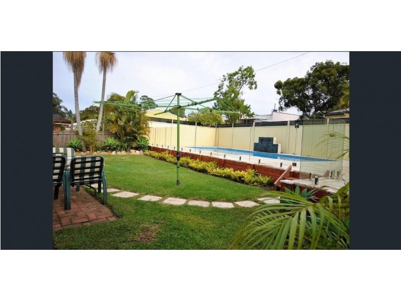 1A Warwick Avenue, Mannering Park NSW 2259