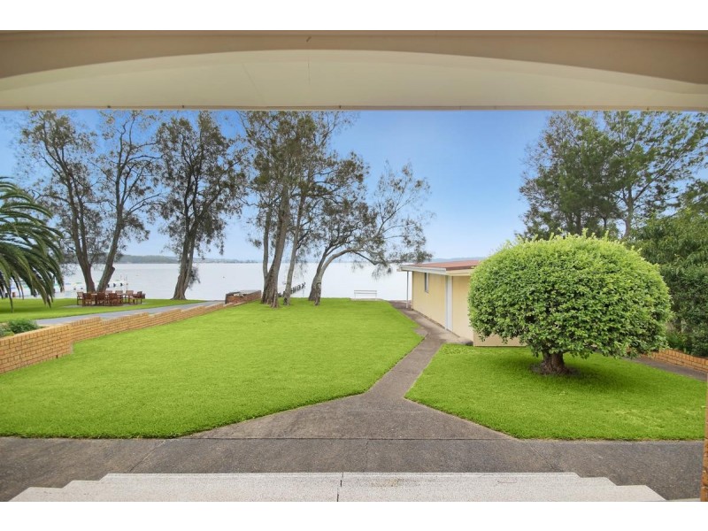 20 Bambury Avenue, Summerland Point NSW 2259
