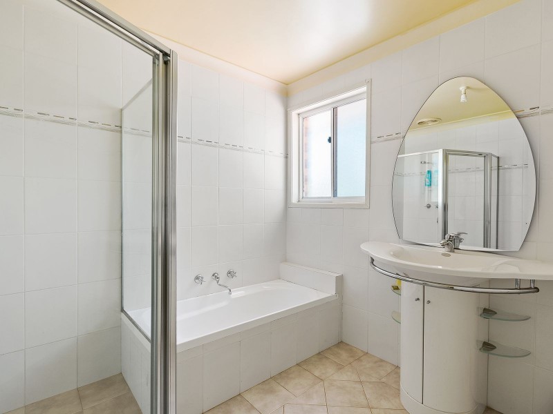 9 Tarwarri Road, Summerland Point NSW 2259