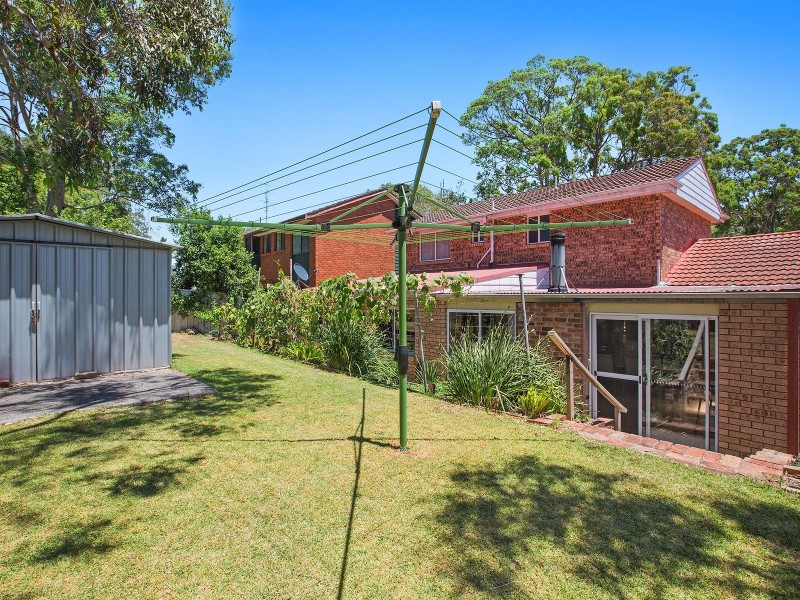 9 Tarwarri Road, Summerland Point NSW 2259