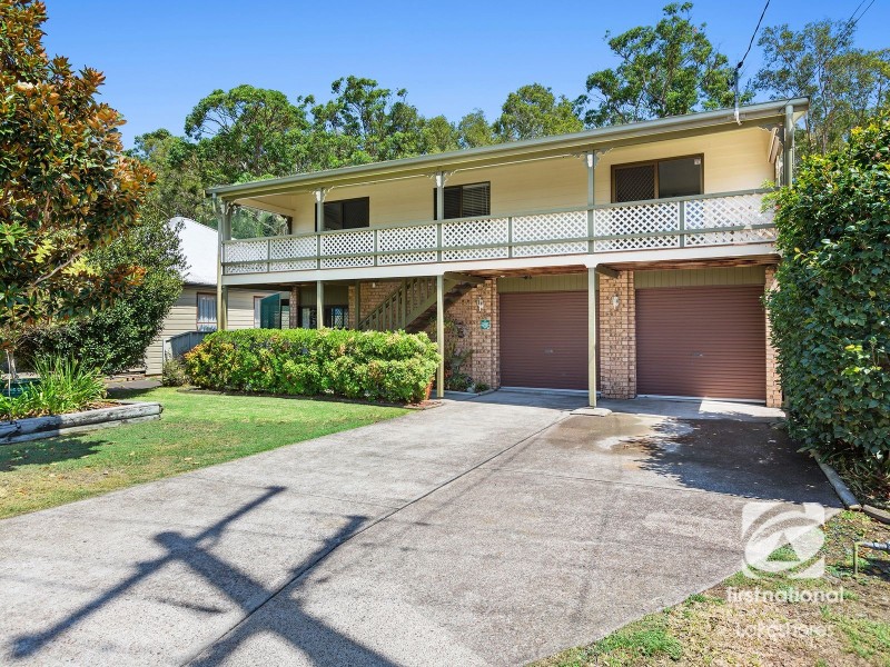 8 Cudgee Avenue, Summerland Point NSW 2259