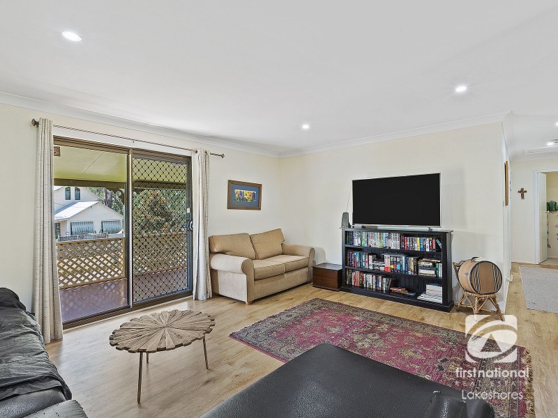 8 Cudgee Avenue, Summerland Point NSW 2259