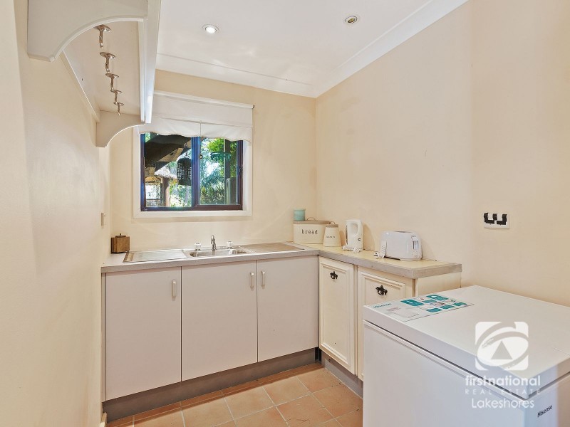 8 Cudgee Avenue, Summerland Point NSW 2259