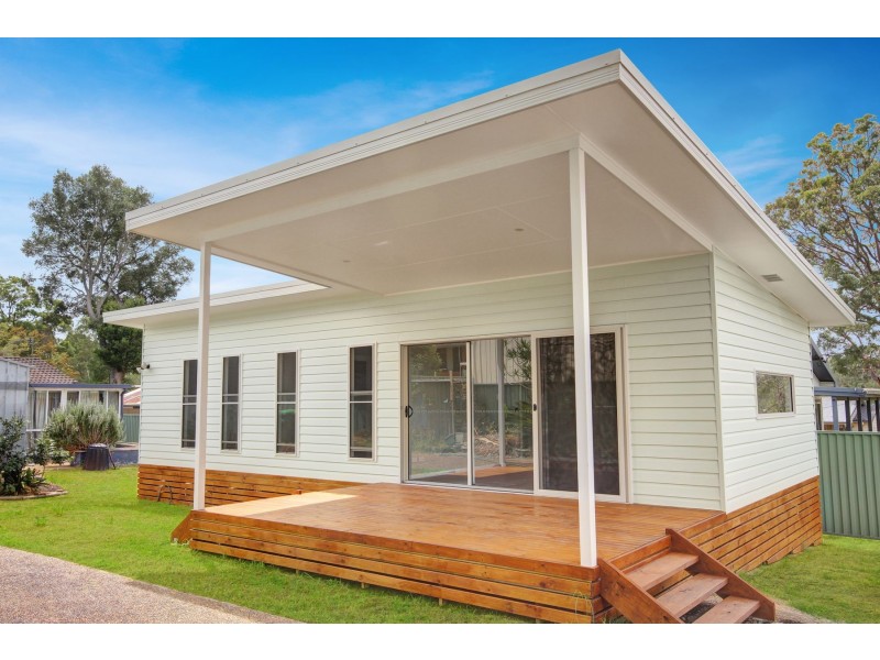 2a Monterey Avenue, Mannering Park NSW 2259