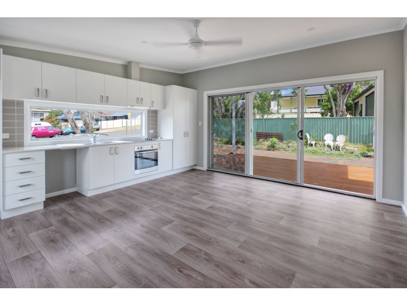 2a Monterey Avenue, Mannering Park NSW 2259