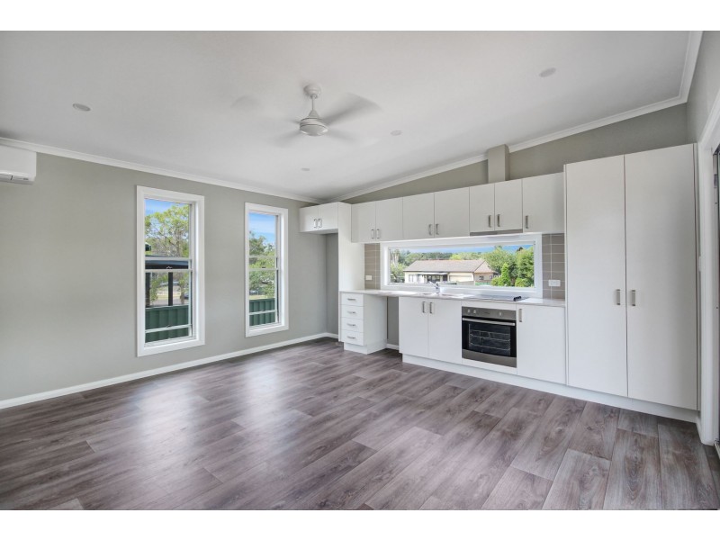 2a Monterey Avenue, Mannering Park NSW 2259
