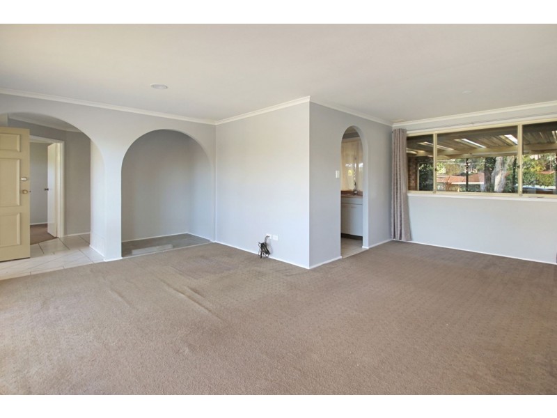 111 Vales Road, Mannering Park NSW 2259