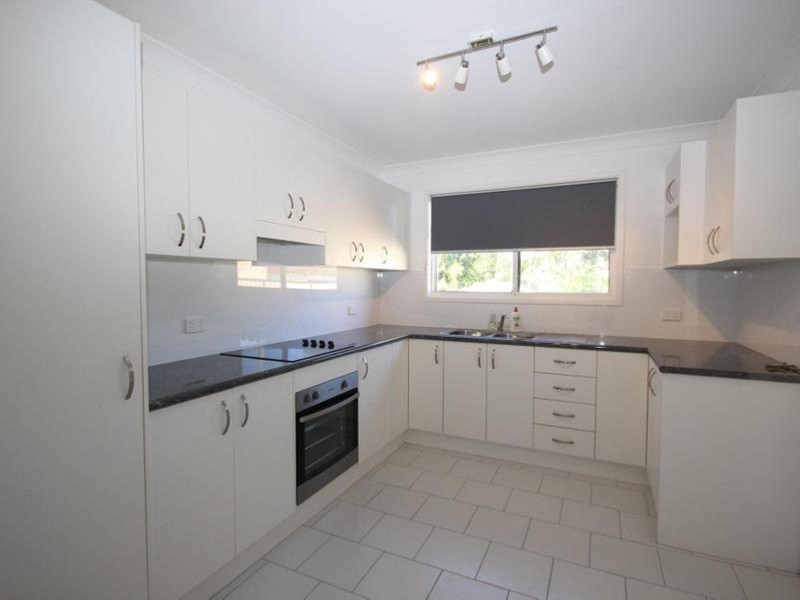 18 Warwick Avenue, Mannering Park NSW 2259