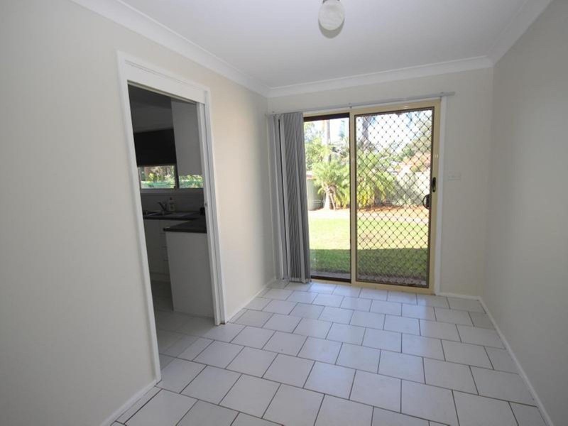 18 Warwick Avenue, Mannering Park NSW 2259