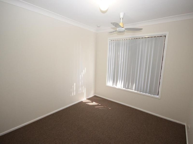 18 Warwick Avenue, Mannering Park NSW 2259