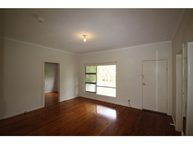 55 Vales Rd, Mannering Park NSW 2259