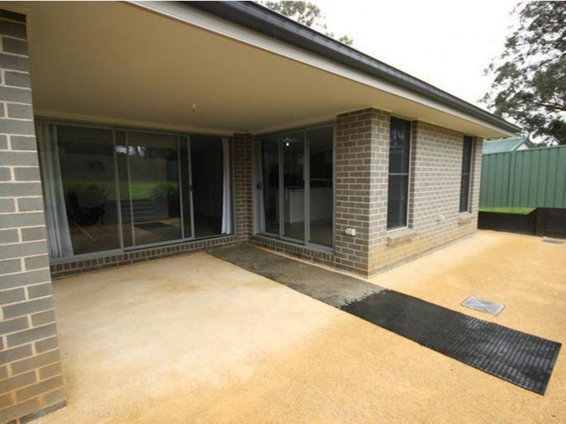 13 Warwick Avenue, Mannering Park NSW 2259