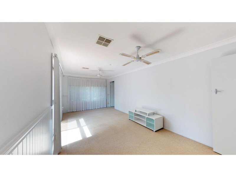 90 Griffith Street, Mannering Park NSW 2259