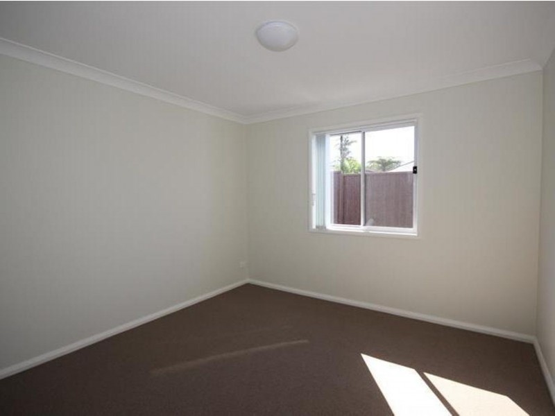 2A Warwick Avenue, Mannering Park NSW 2259