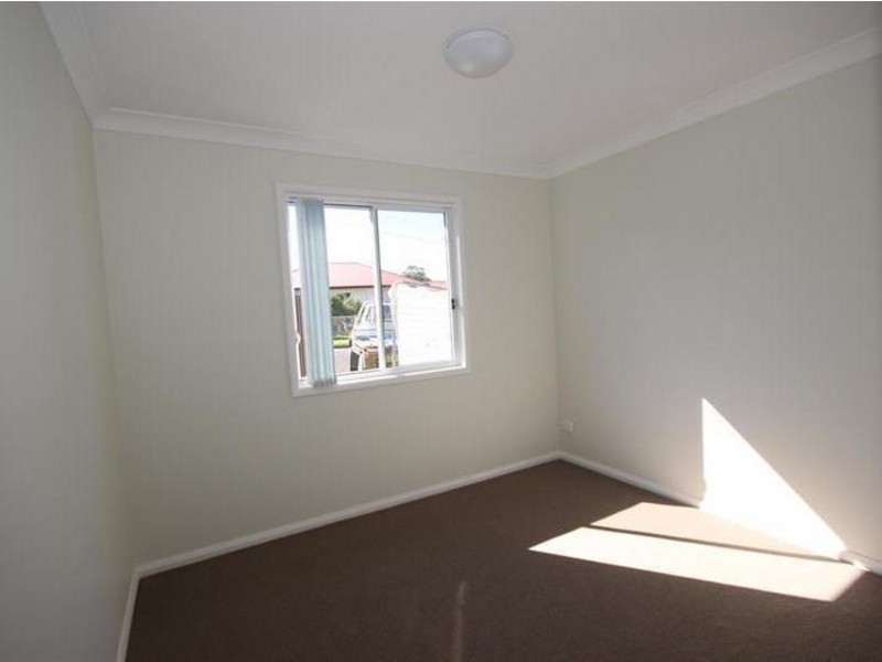 2A Warwick Avenue, Mannering Park NSW 2259