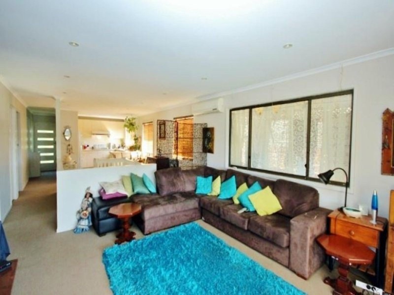 51 Winbin Crescent, Gwandalan NSW 2259
