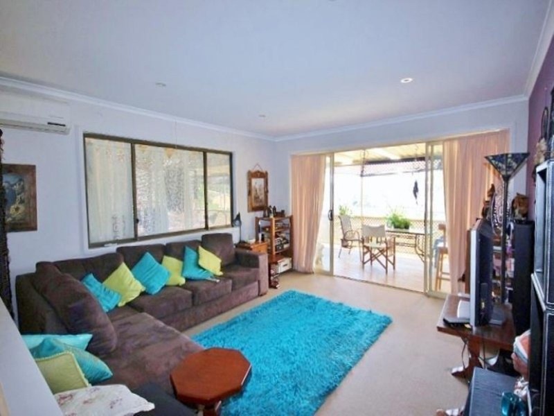 51 Winbin Crescent, Gwandalan NSW 2259