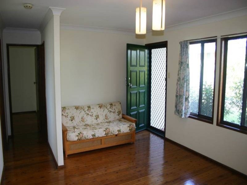 6 Greenway Avenue, Mannering Park NSW 2259