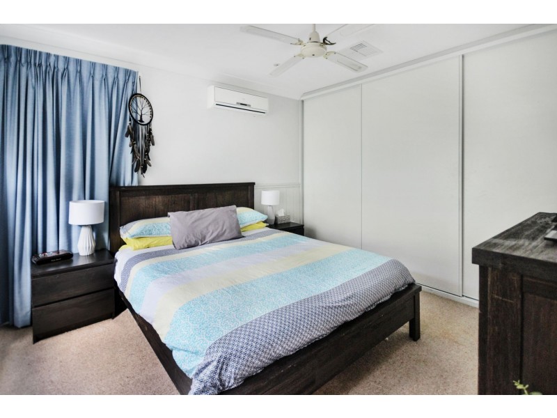 90 Griffith Street, Mannering Park NSW 2259