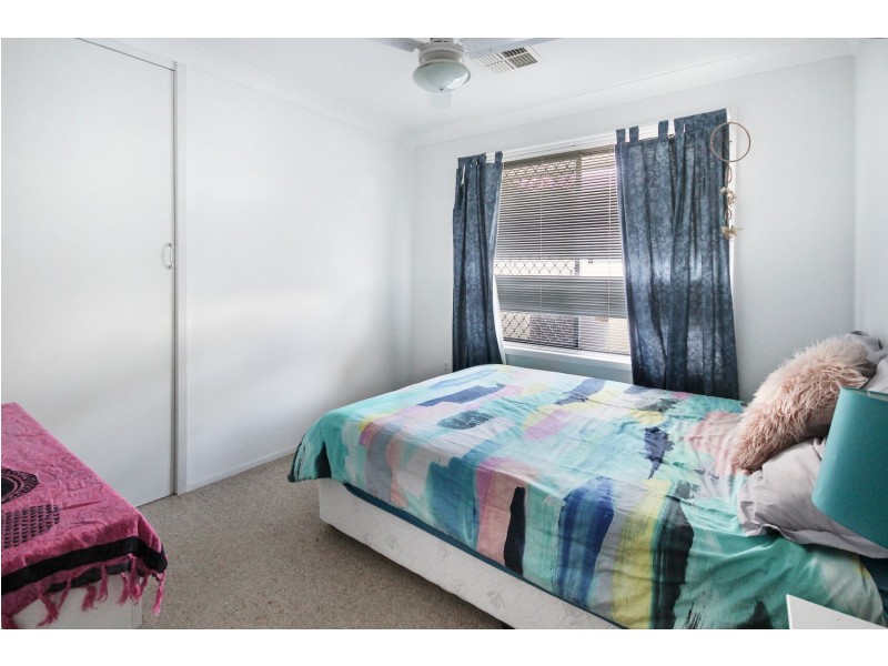 90 Griffith Street, Mannering Park NSW 2259