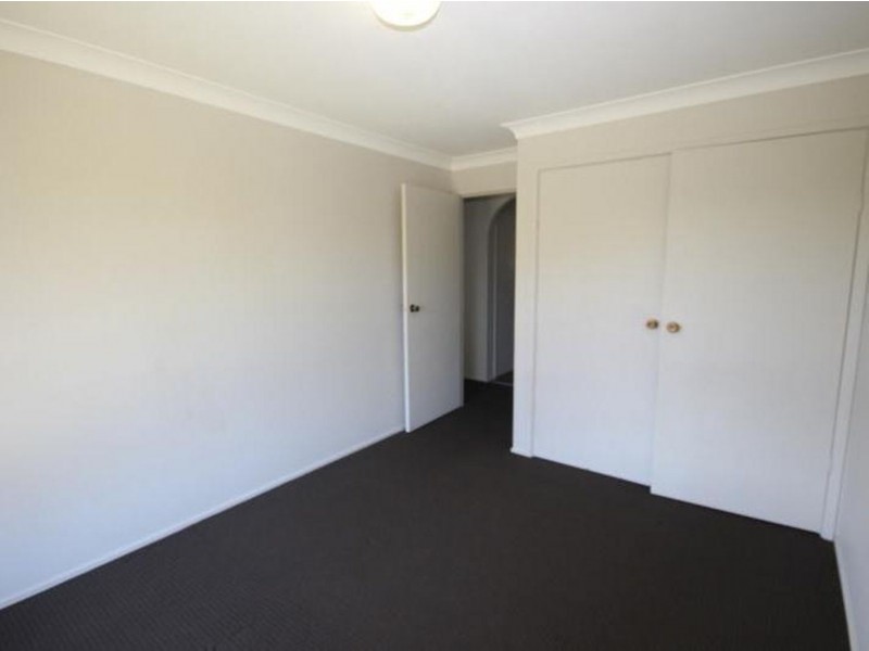 17 Eliot Street, Mannering Park NSW 2259