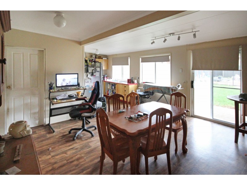 21 Queens Road, Lake Munmorah NSW 2259