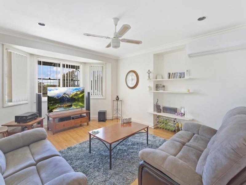 29 Yeramba Road, Summerland Point NSW 2259