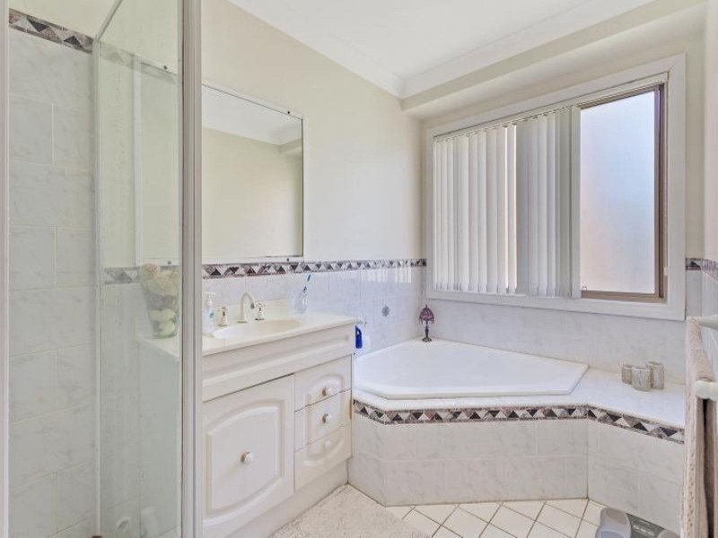 29 Yeramba Road, Summerland Point NSW 2259