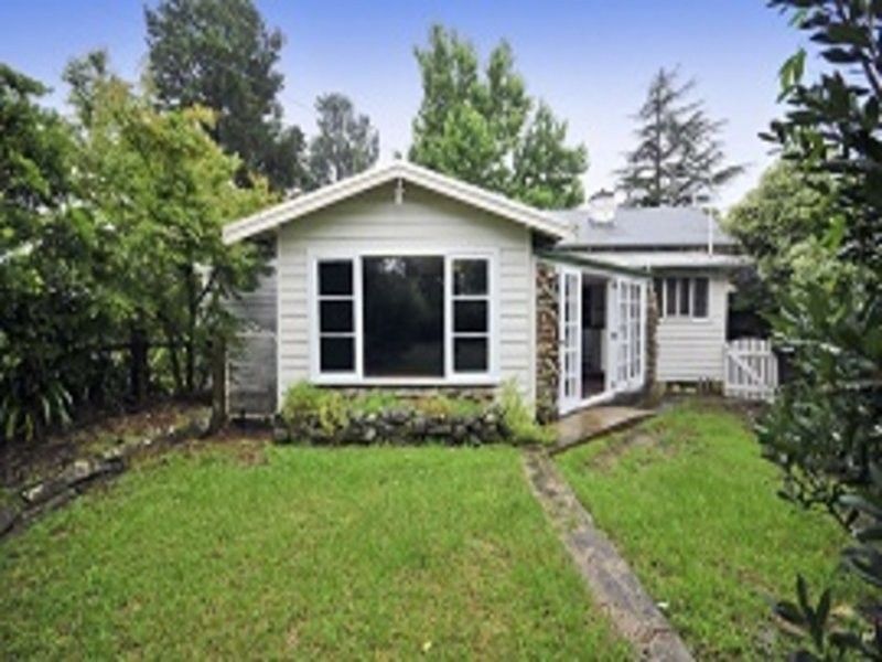 2 OLD BATHURST ROAD, Woodford NSW 2778